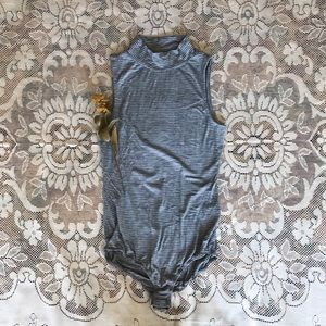 NYTT Gray & Black Striped Bodysuit